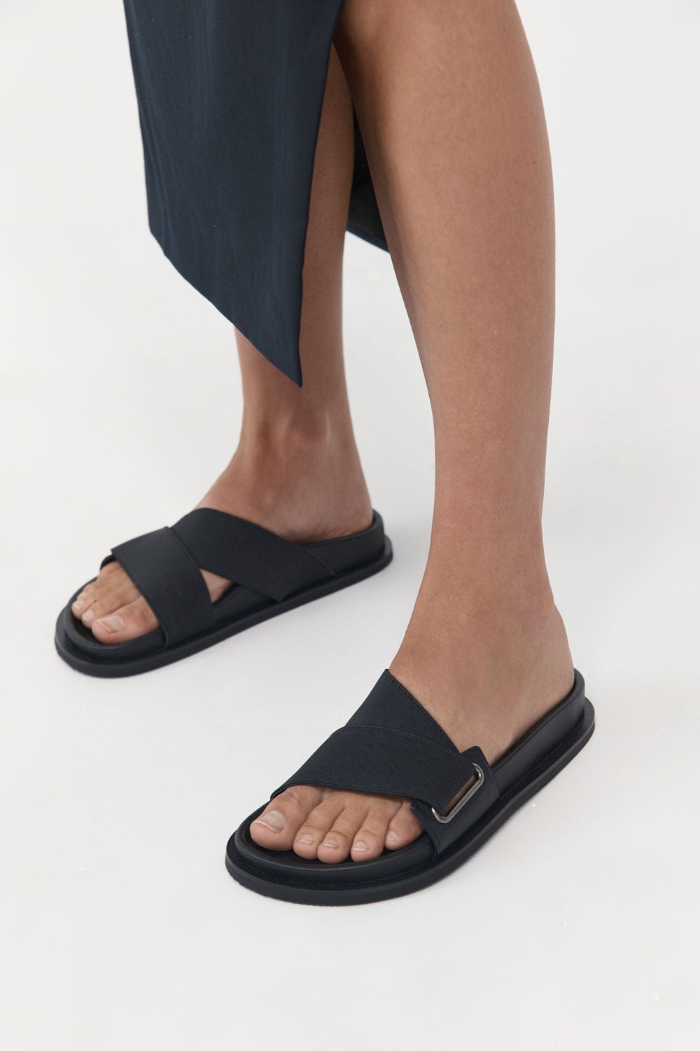St Agni | Everyday Stretch Slide - Black