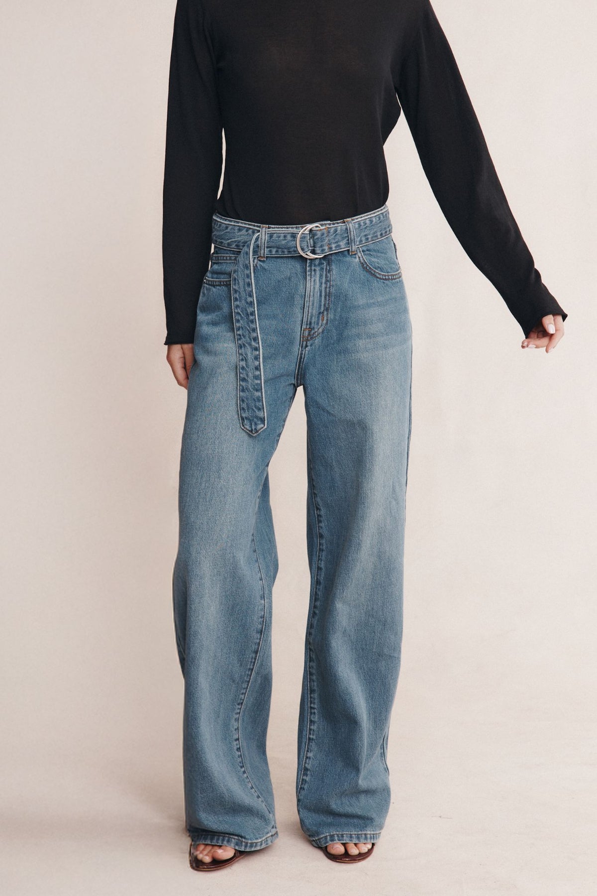 Marle | Belted Wide Leg Jean - Light Wash 01