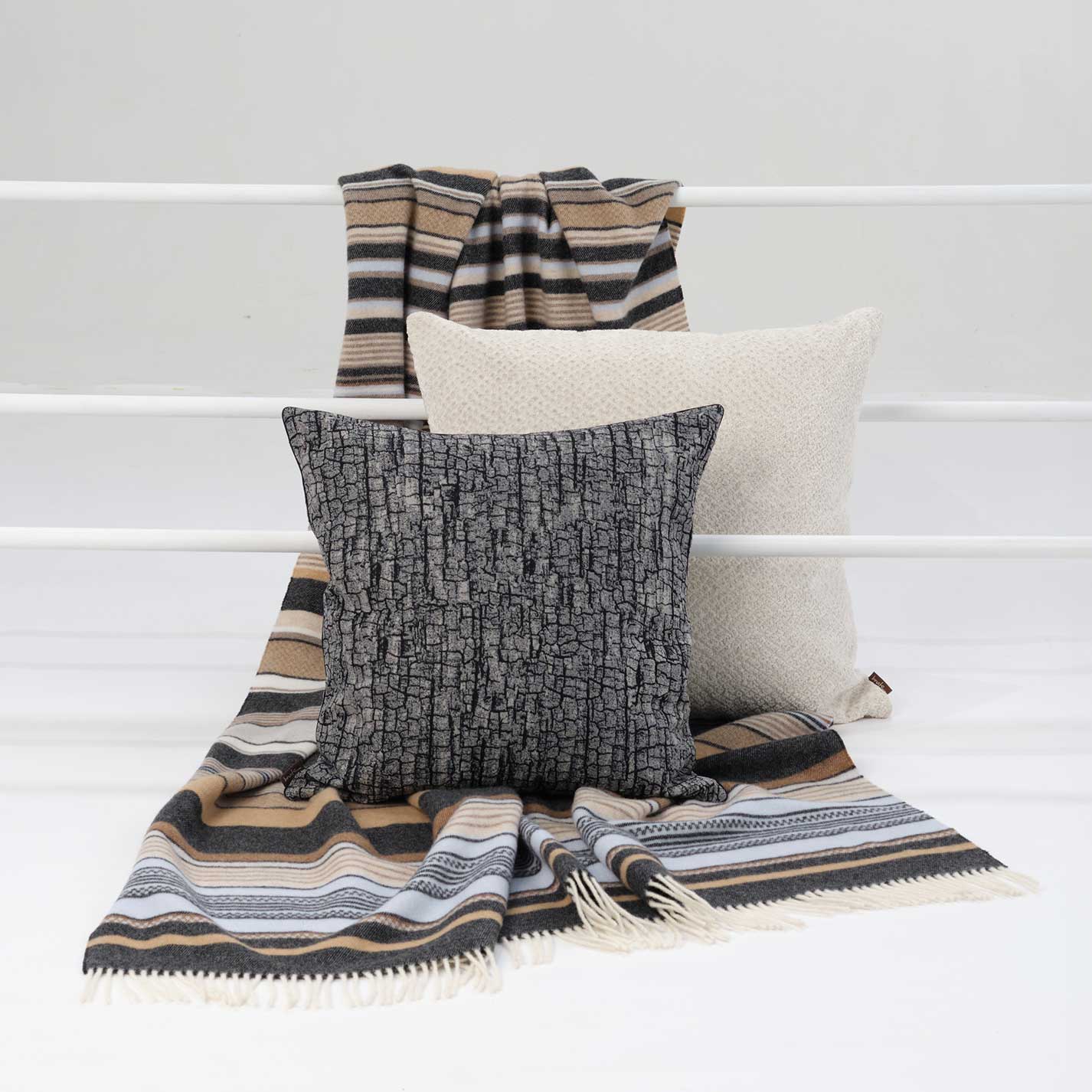 Innate | Throw - Strait Air