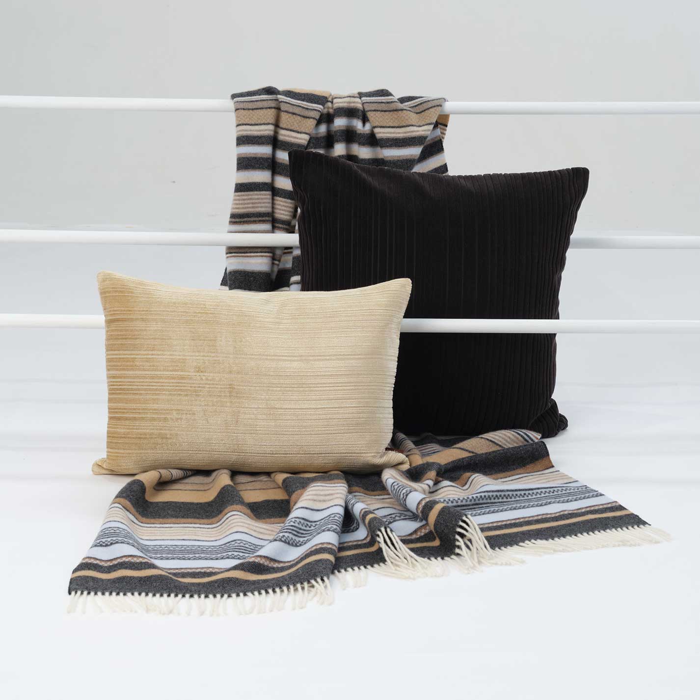 Innate | Throw - Strait Air