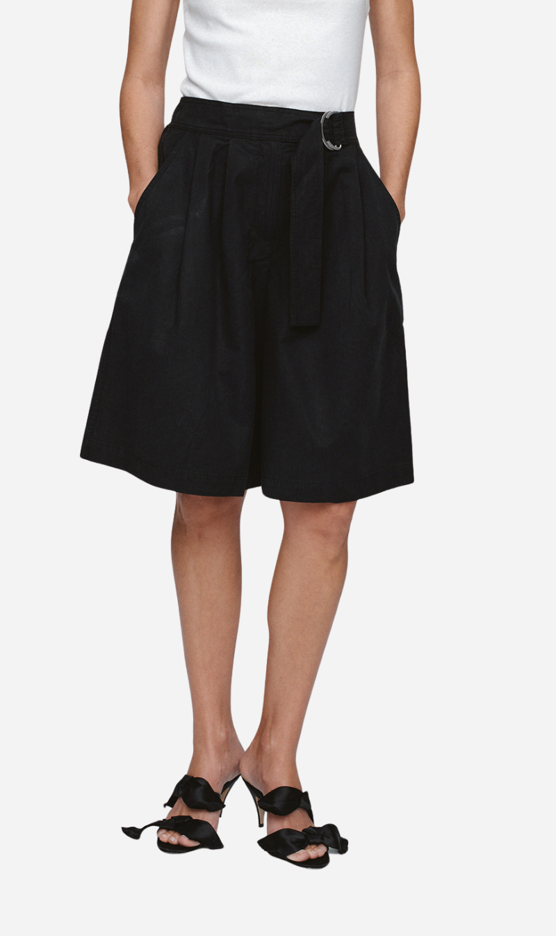 Marle | Julian Short - Black