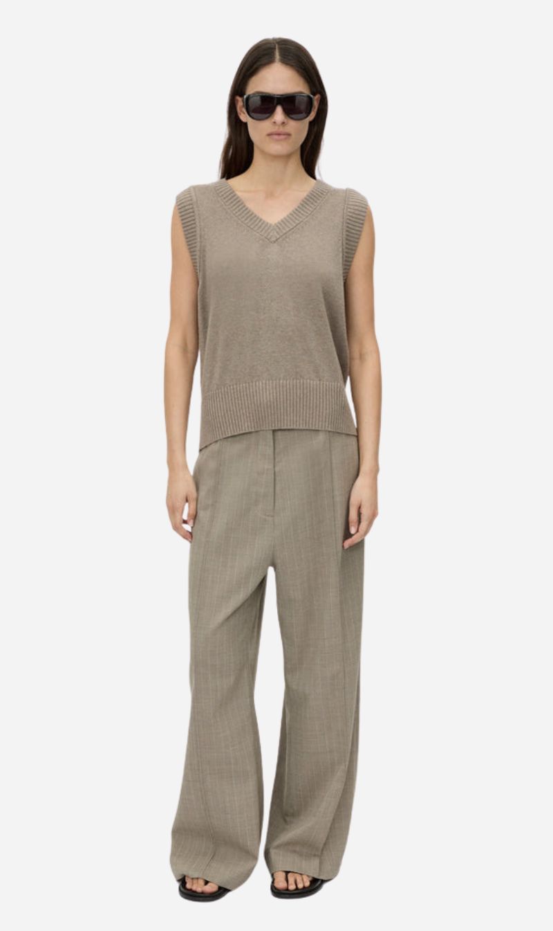 THETOE CHÂTELET KNIT VEST & PANTS THETOE CHÂTELET KNIT VEST & PANTS The Hanney Striped Knit