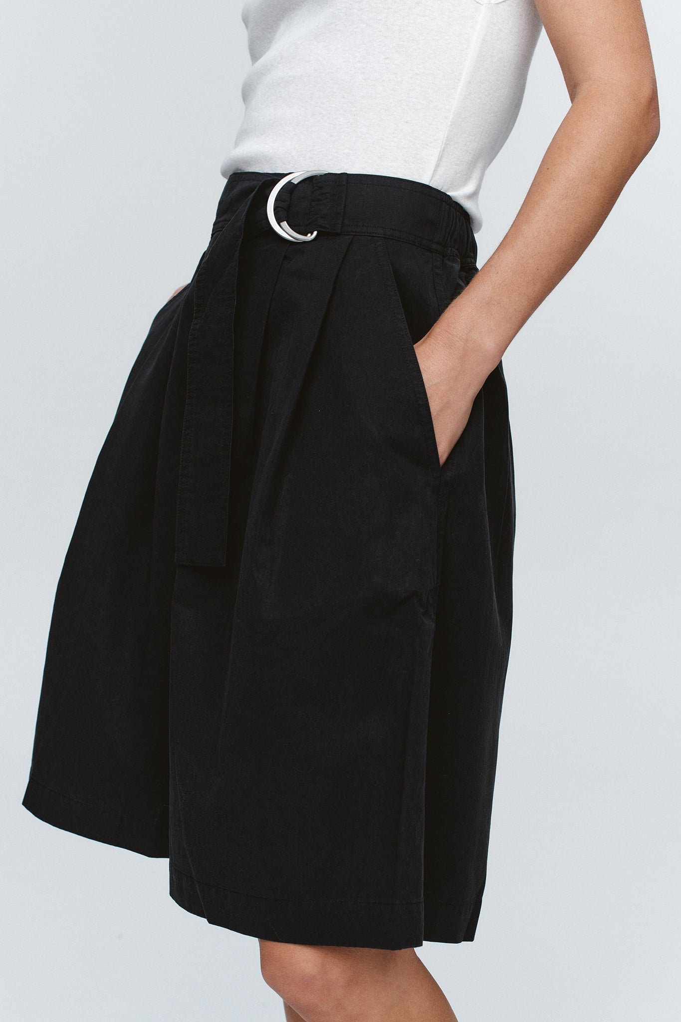 Marle | Julian Short - Black