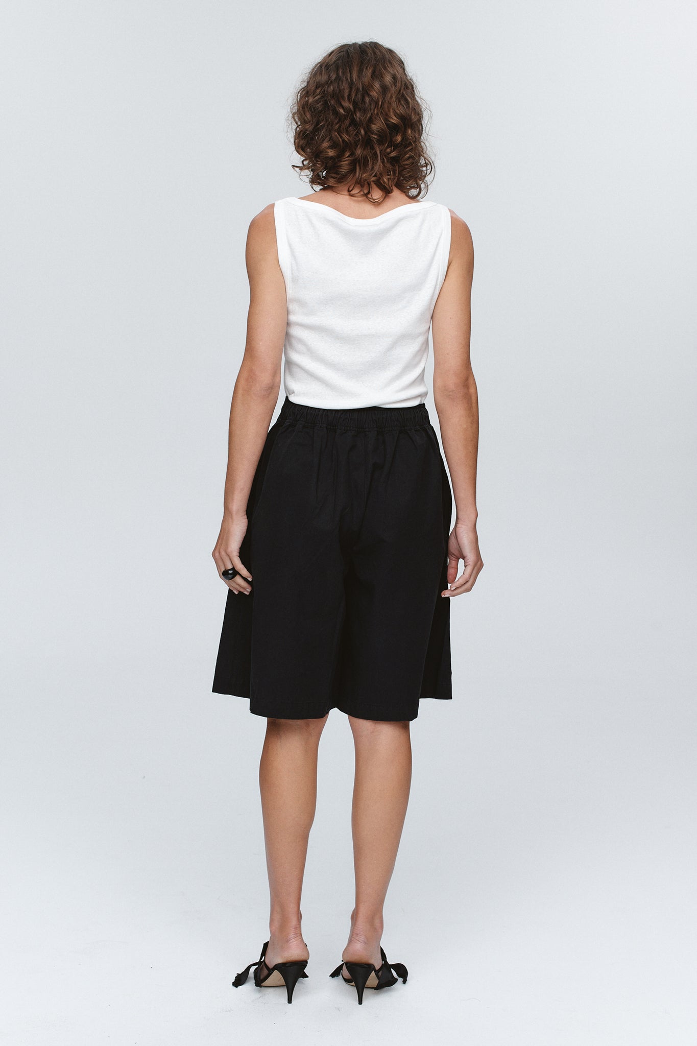 Marle | Julian Short - Black