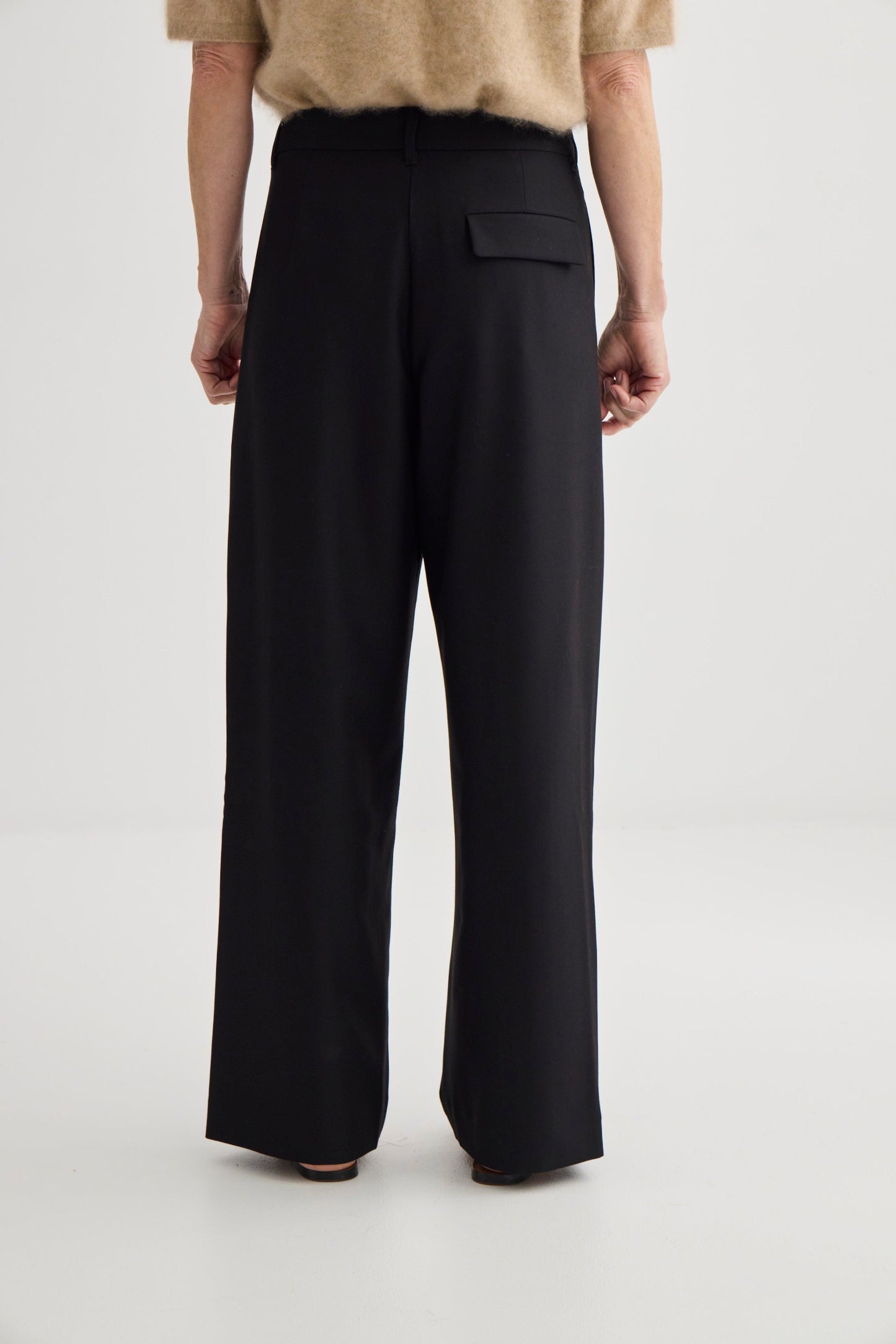 Laing | Invert Pleat Trouser - Black