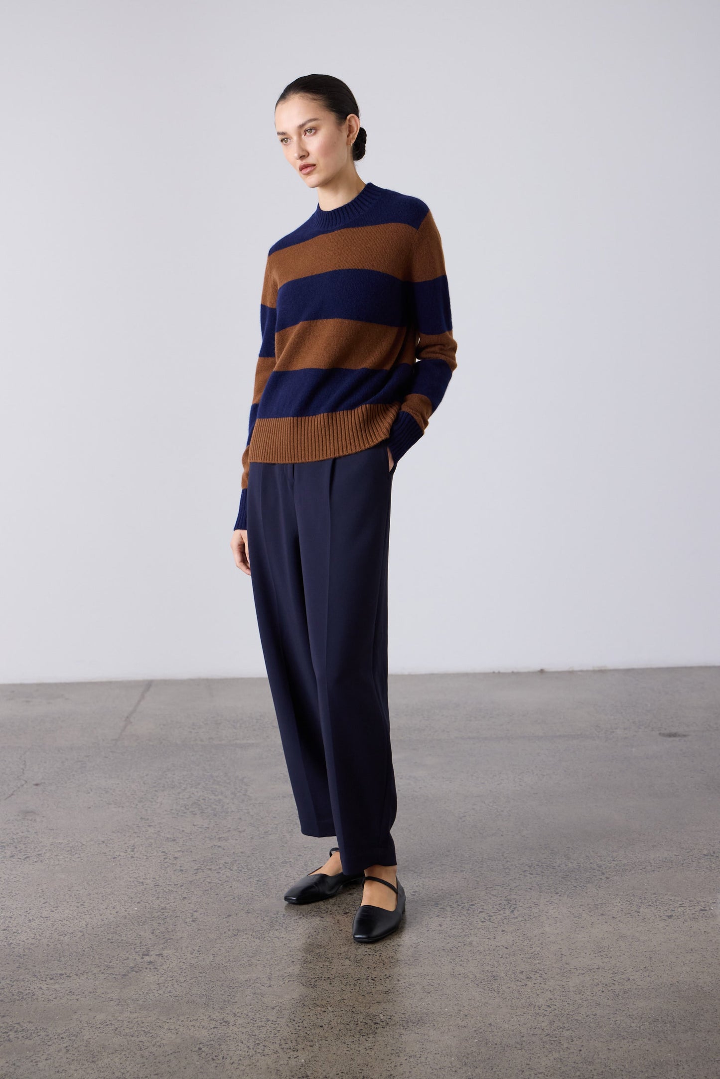 Laing | Boxy Cashmere Crew - Navy/Russet