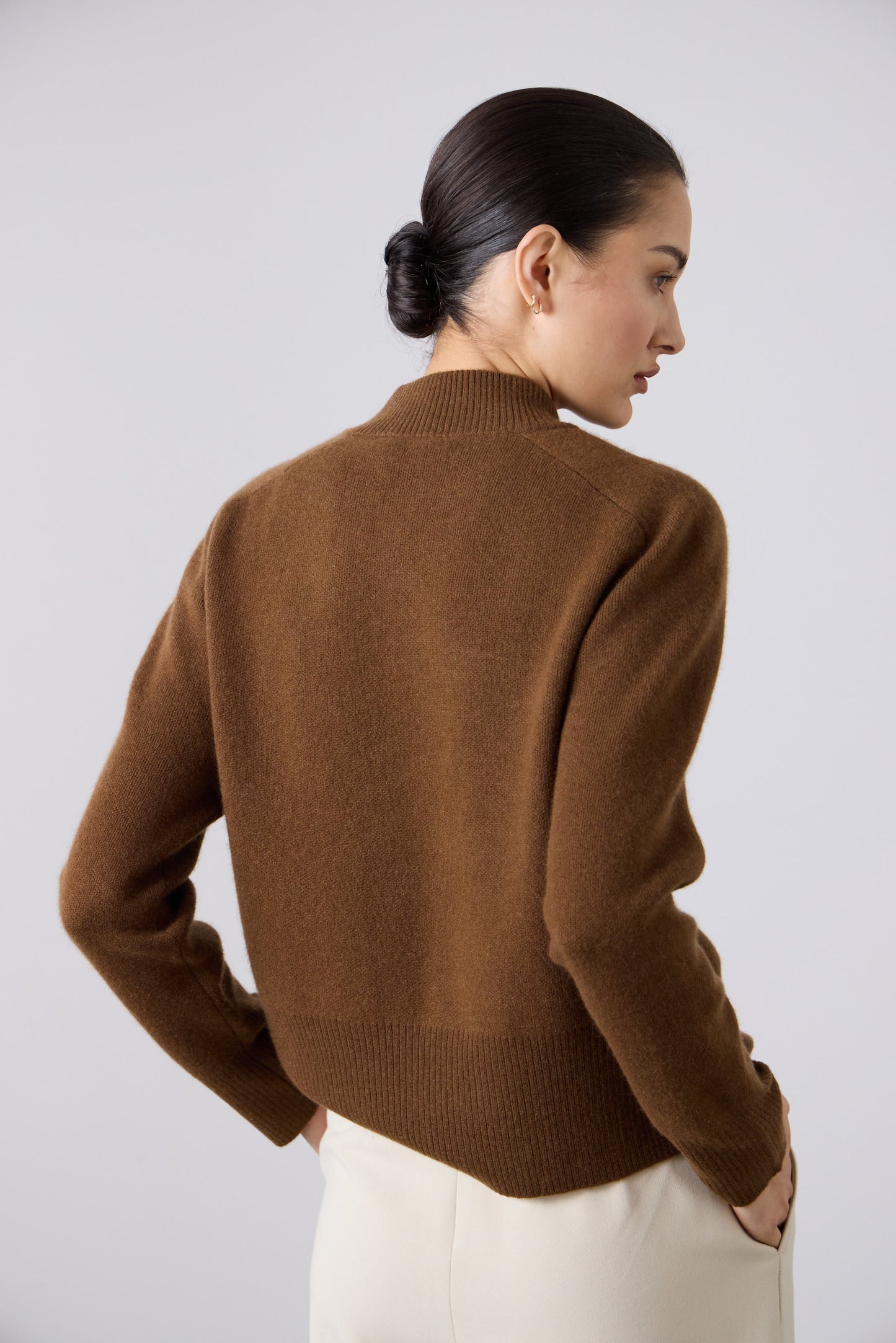 Laing | High V Neck Sweater - Chestnut