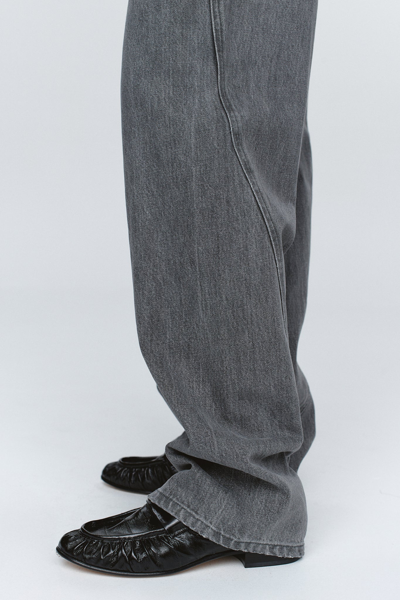 Marle | Relaxed Curve Jean - Stone
