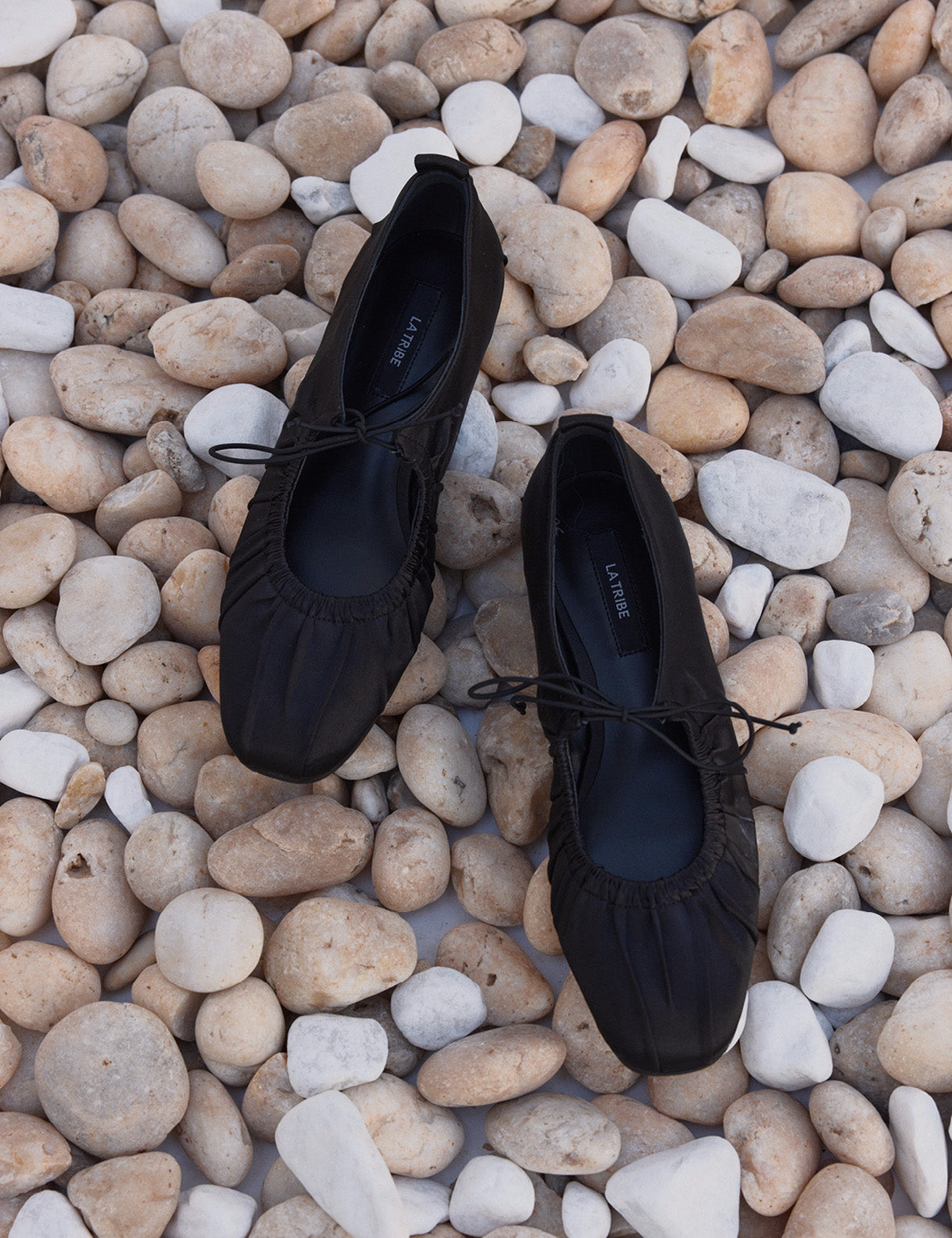 La Tribe | Rouged Flat - Black