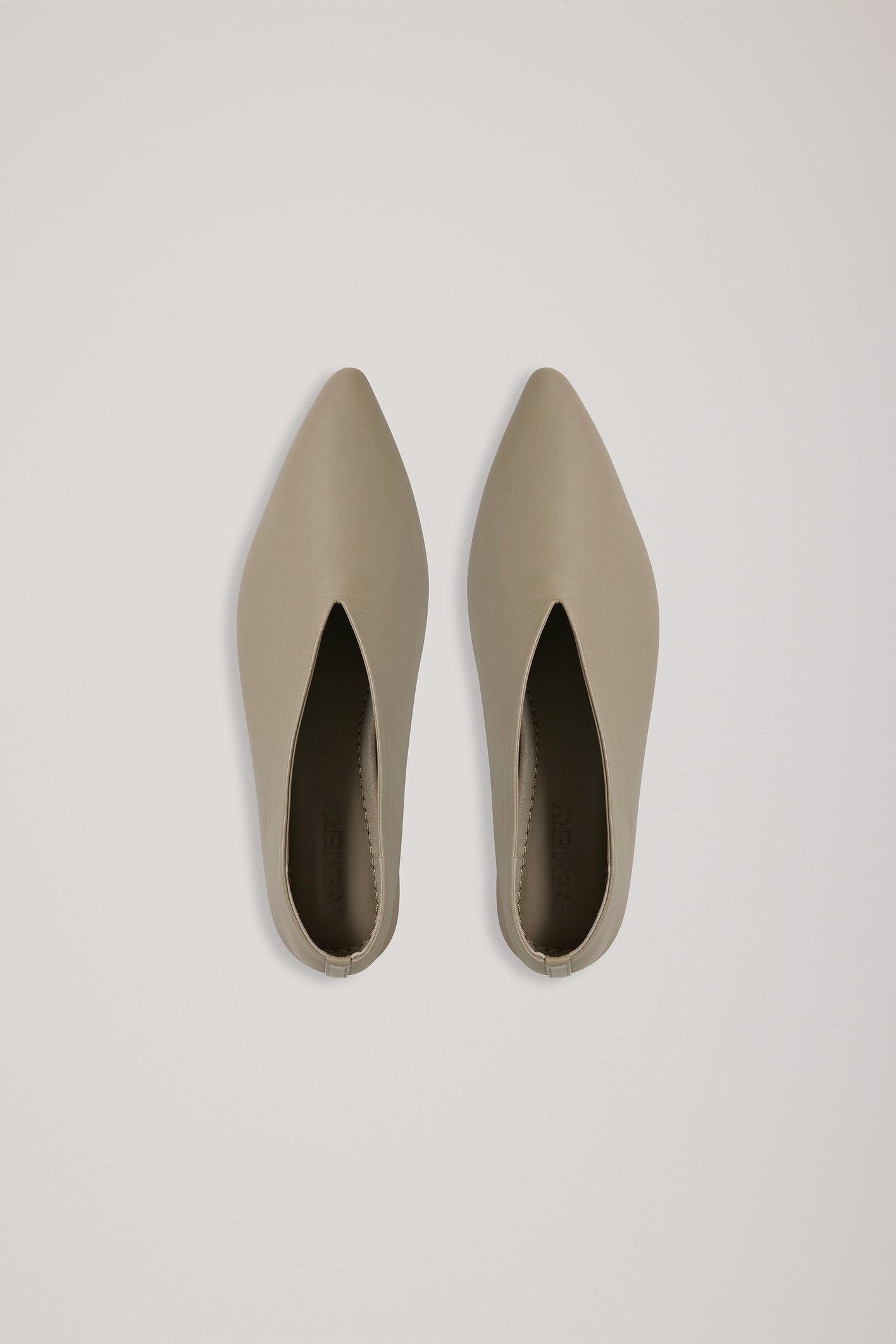 A.Emery | Lima Flat - Vetiver