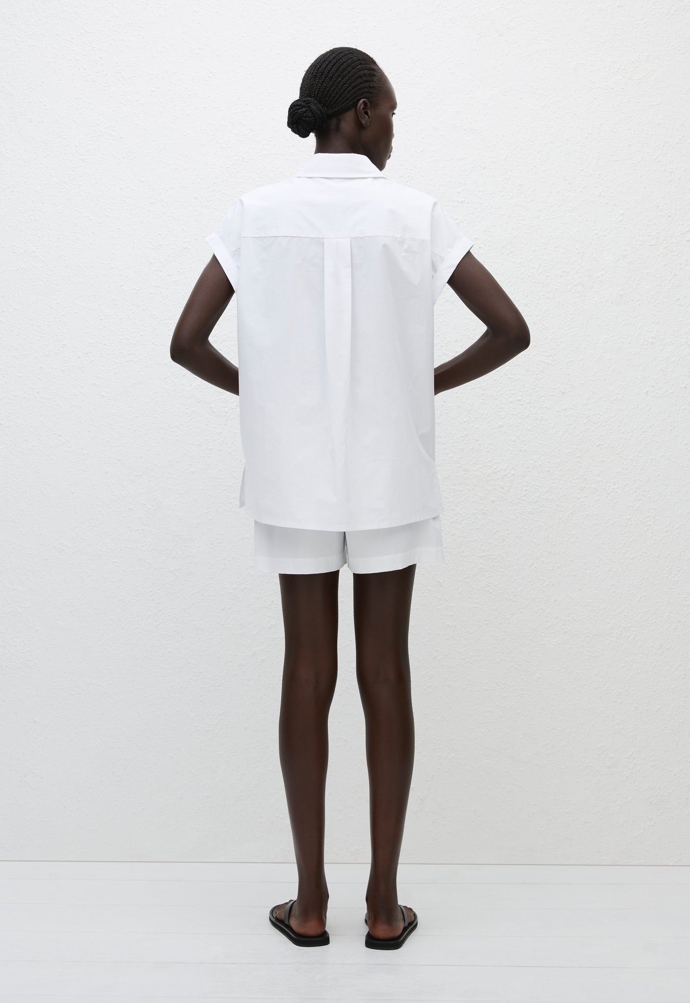 Matteau | Relaxed Sleeveless Shirt - White