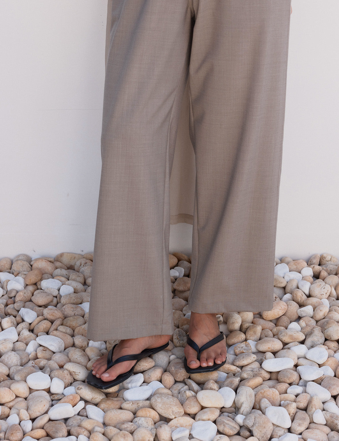 La Tribe | Square Toe Thong - Pepper