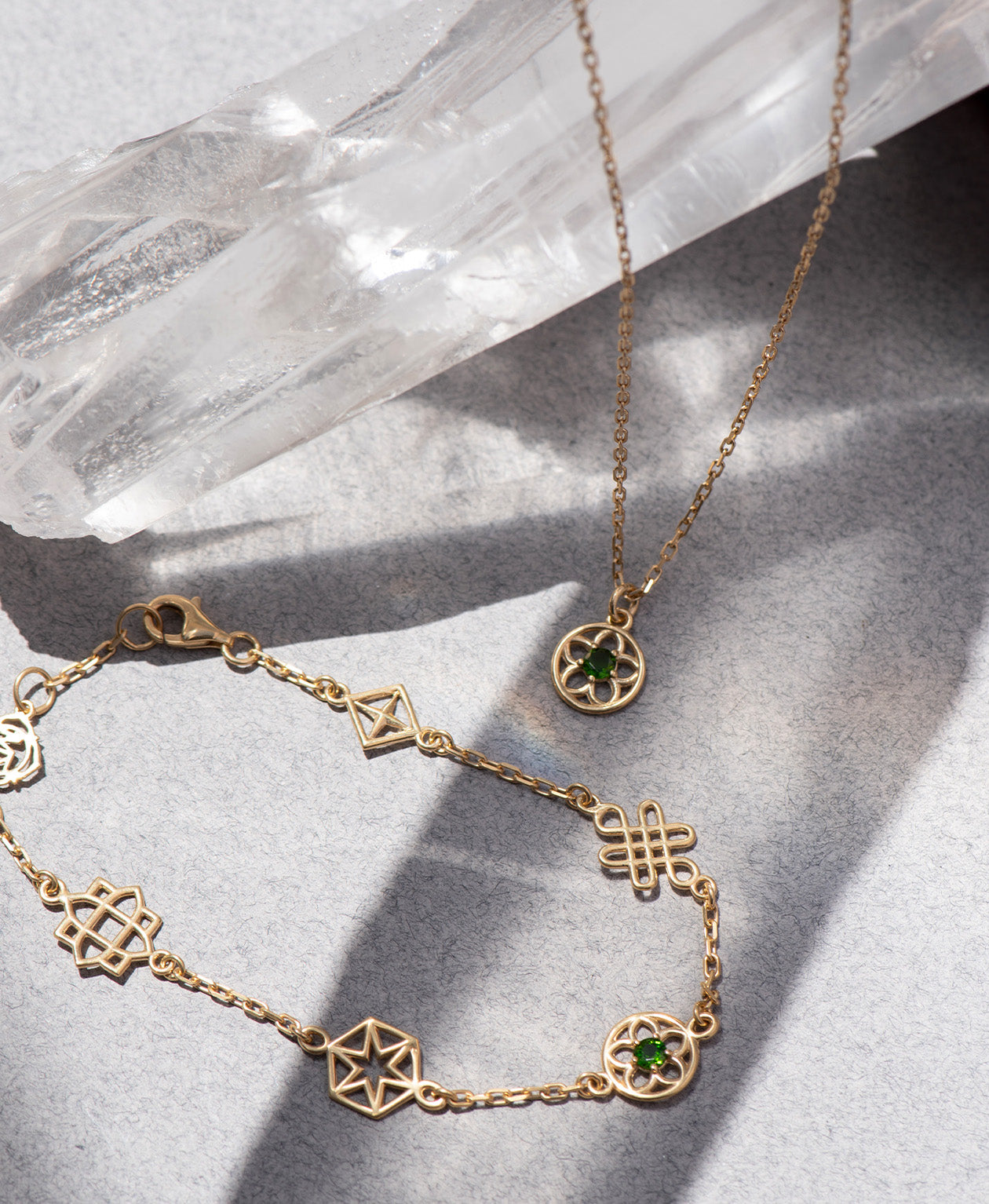 Zoe & Morgan | Aura Bracelet - Gold/Chrome Diopside