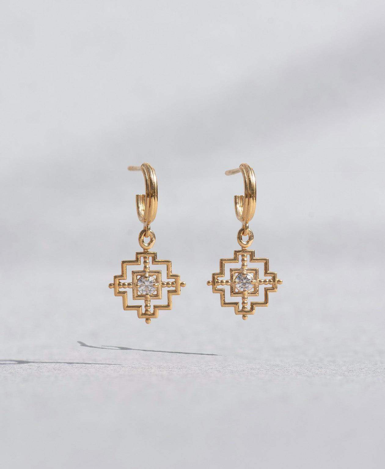 Zoe & Morgan | Centered Earrings - Gold/White Zircon