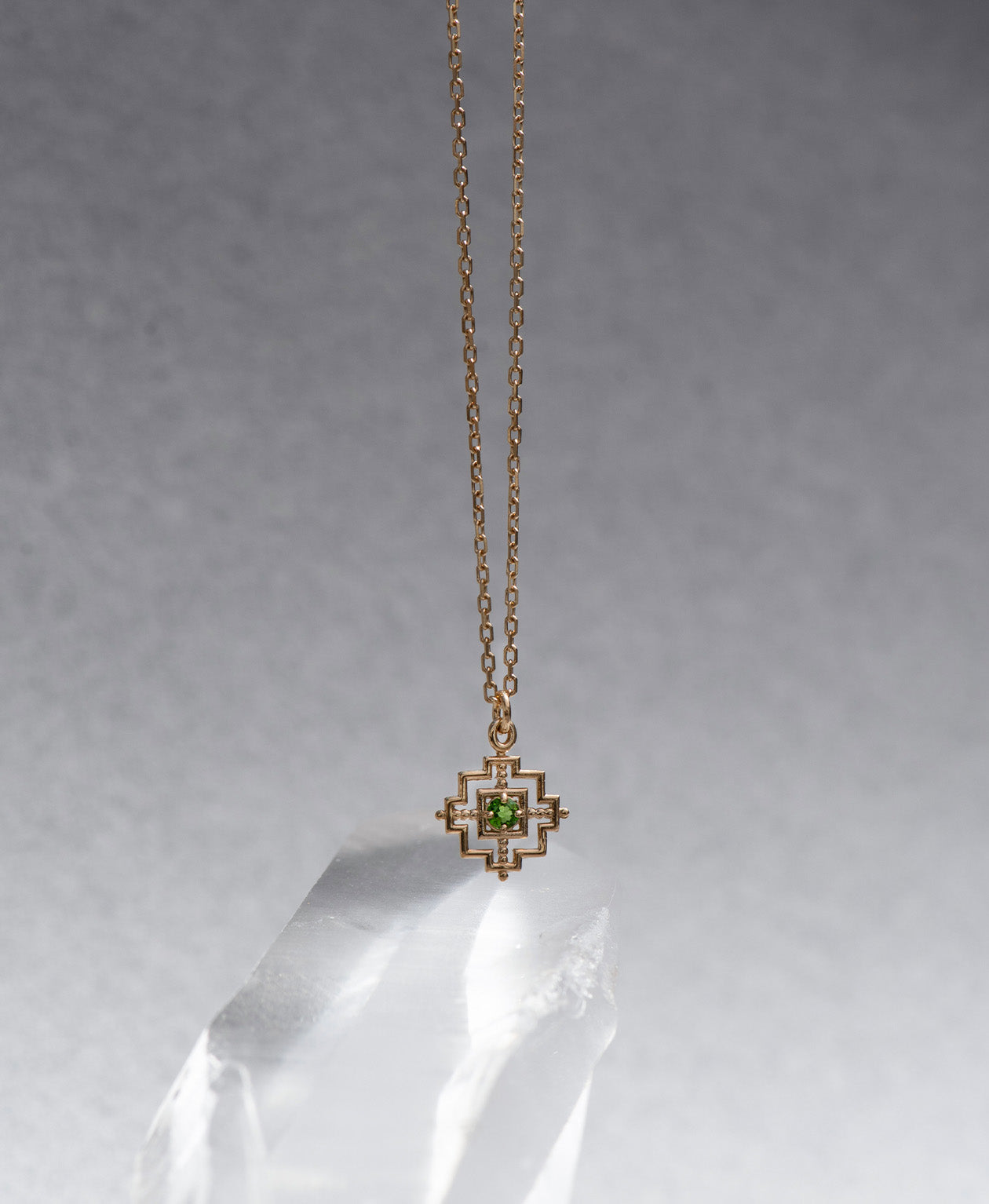 Zoe & Morgan | Centered Necklace - Gold/Chrome Diopside