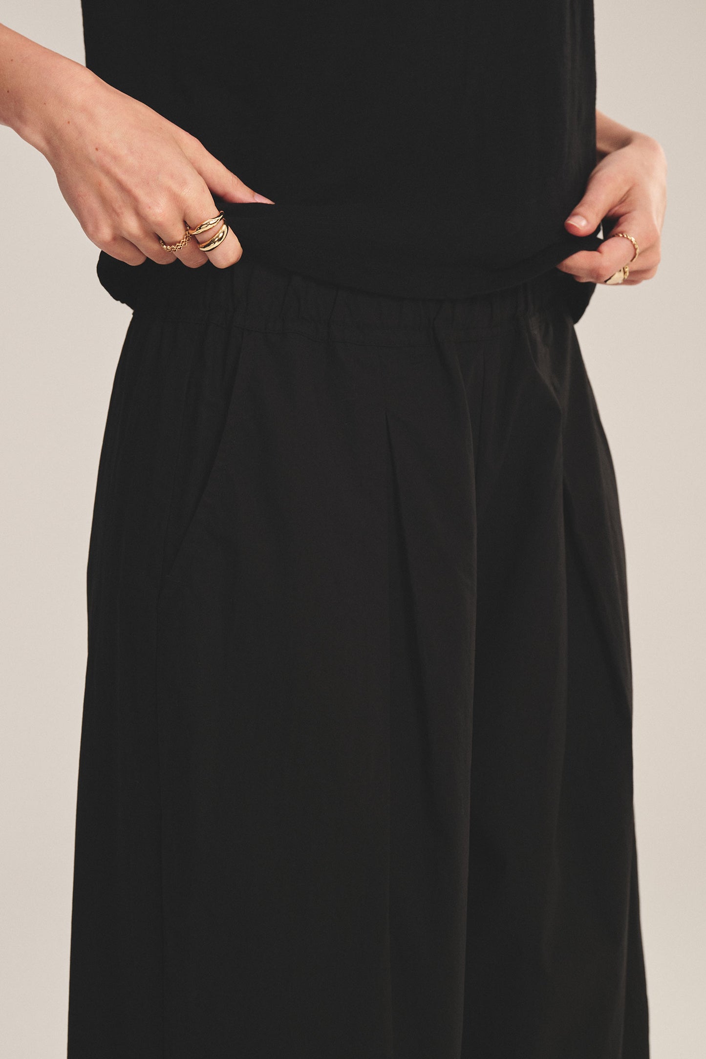 Velvet | Easton 07 - Black