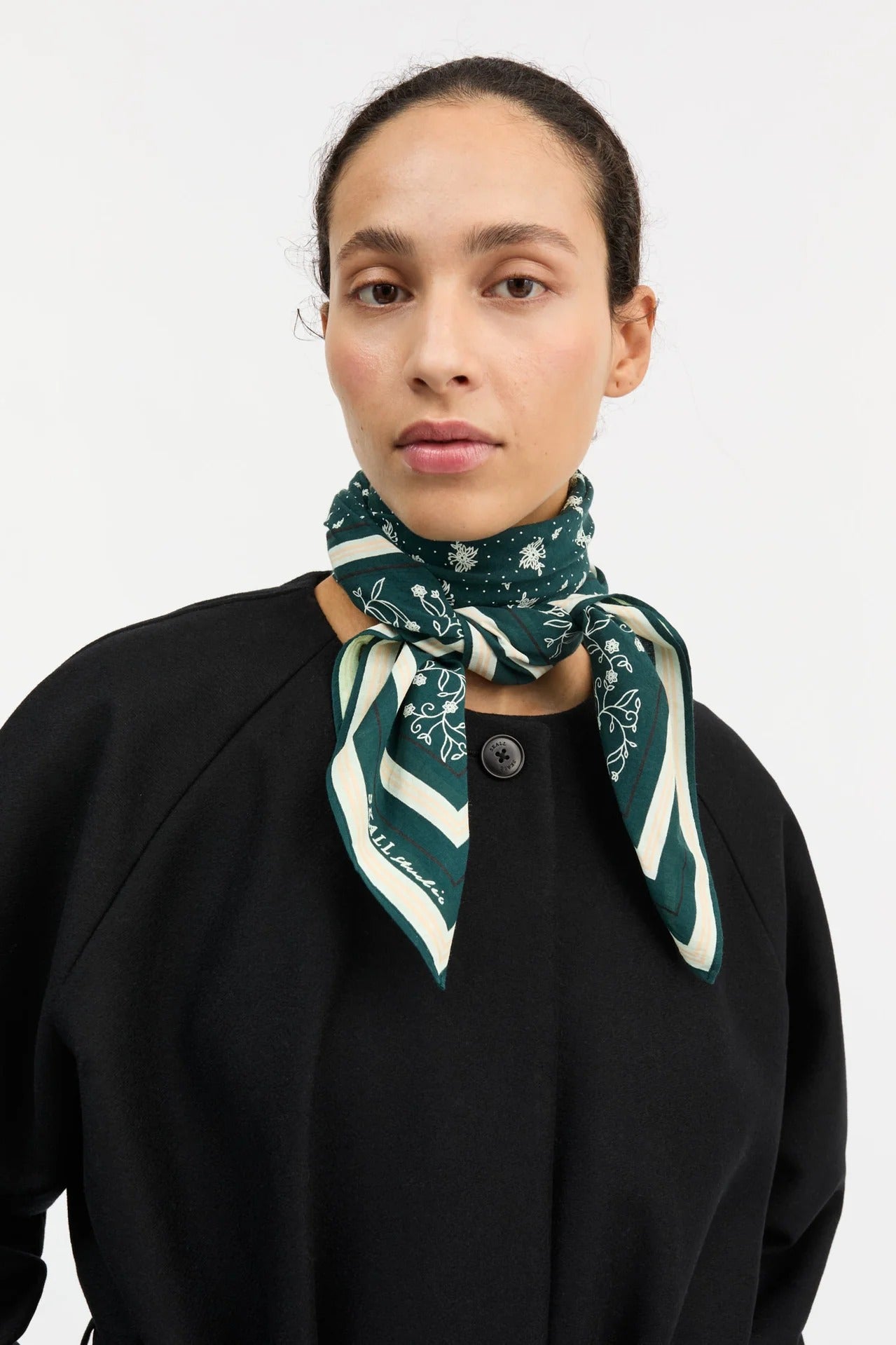 Skall Studio | Skall Classic Scarf 90x90 - Pine Green