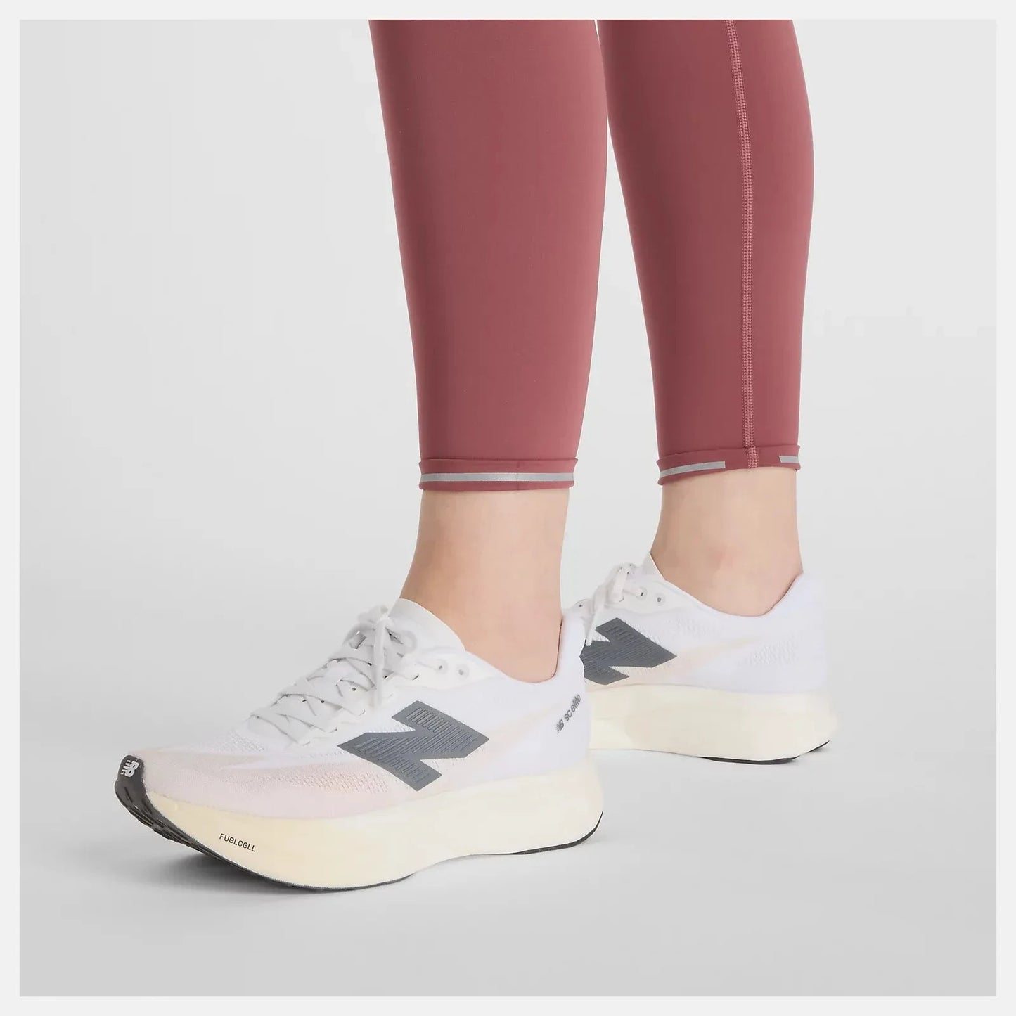 New Balance | Sleek Pocket High Rise Legging 25 Inch - Washed Burgundy