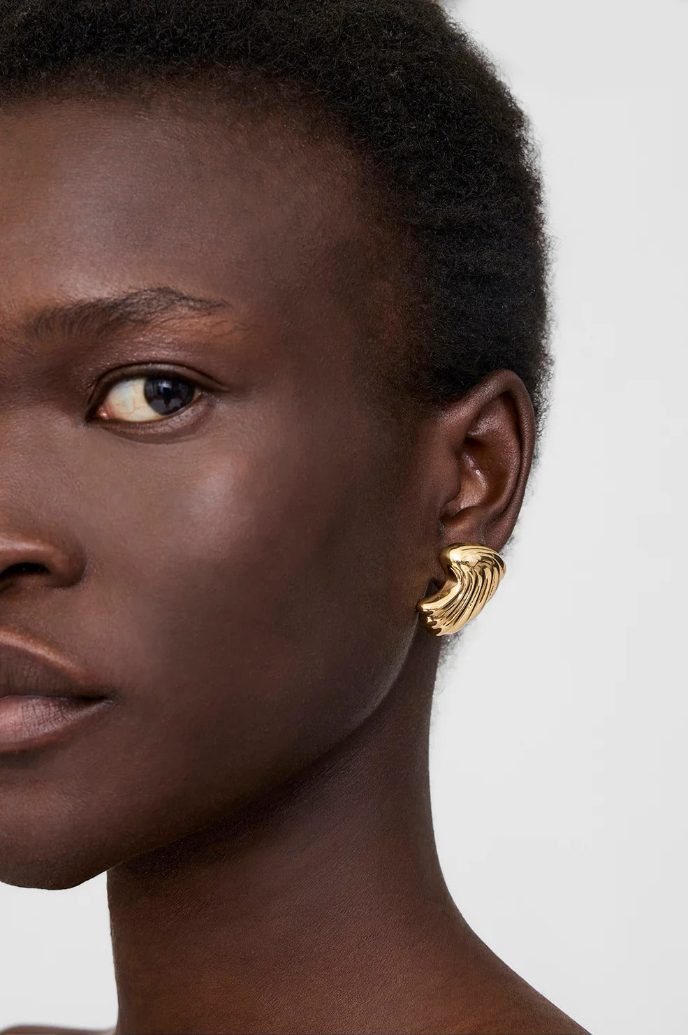 Anine Bing | Curved Shell Earrings - Gold