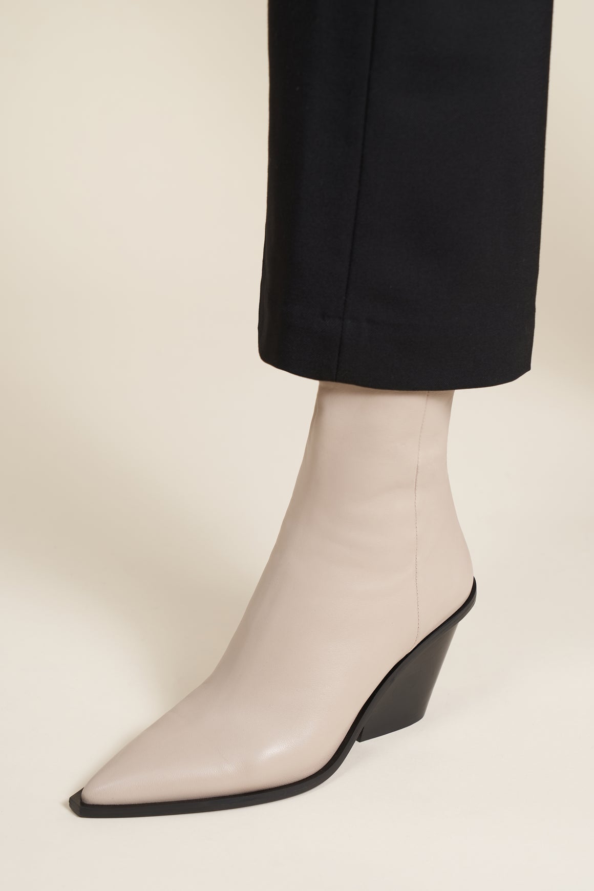 A.Emery | The Odin Boot - Egg Shell