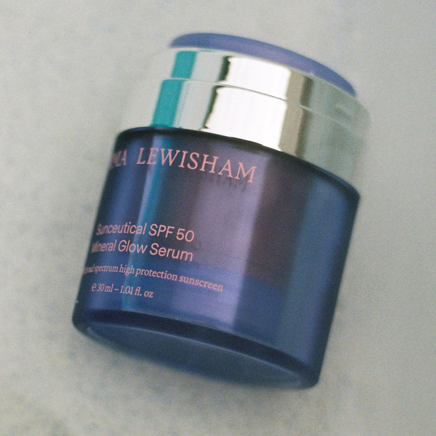 Emma Lewisham | SPF 50 Mineral Glow Serum Auto renew