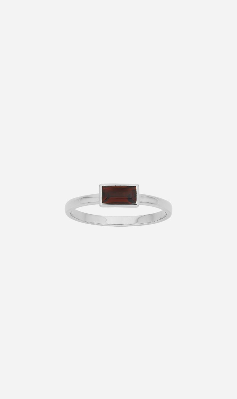 Zoe & Morgan | Mon Petit Stacking Ring - Silver/Baguette Garnet