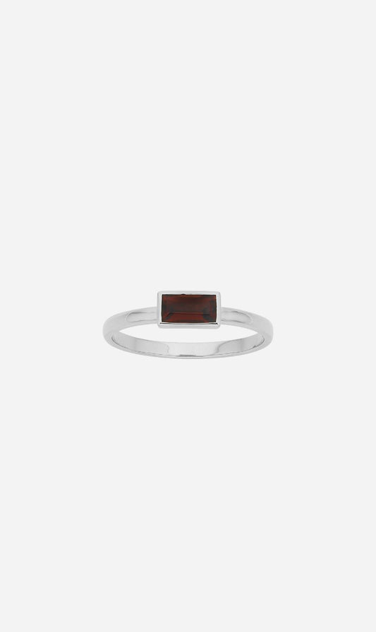 Zoe & Morgan | Mon Petit Stacking Ring - Silver/Baguette Garnet