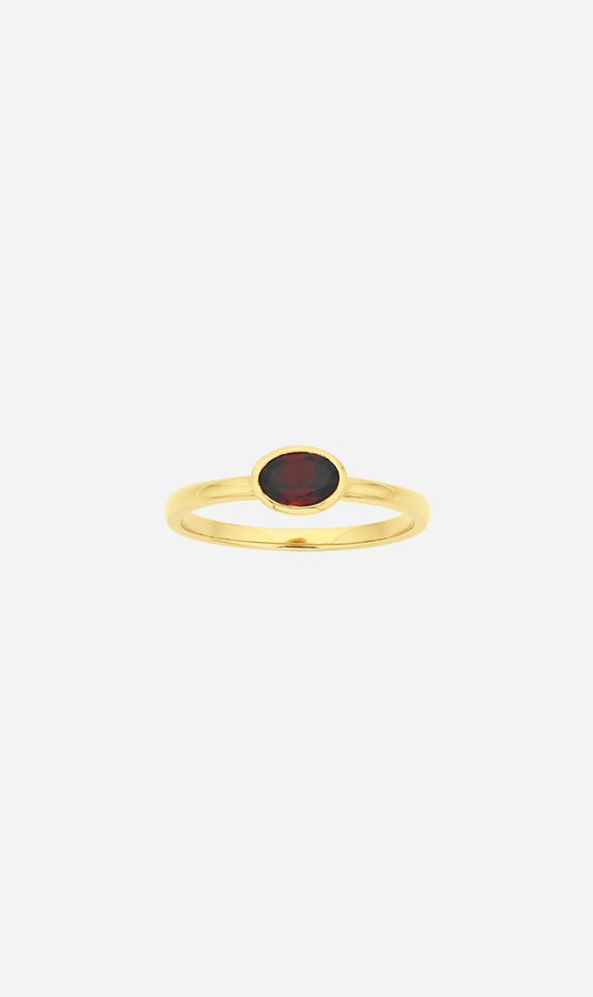 Zoe & Morgan | Mon Petit Stacking Ring - Gold/Oval Garnet