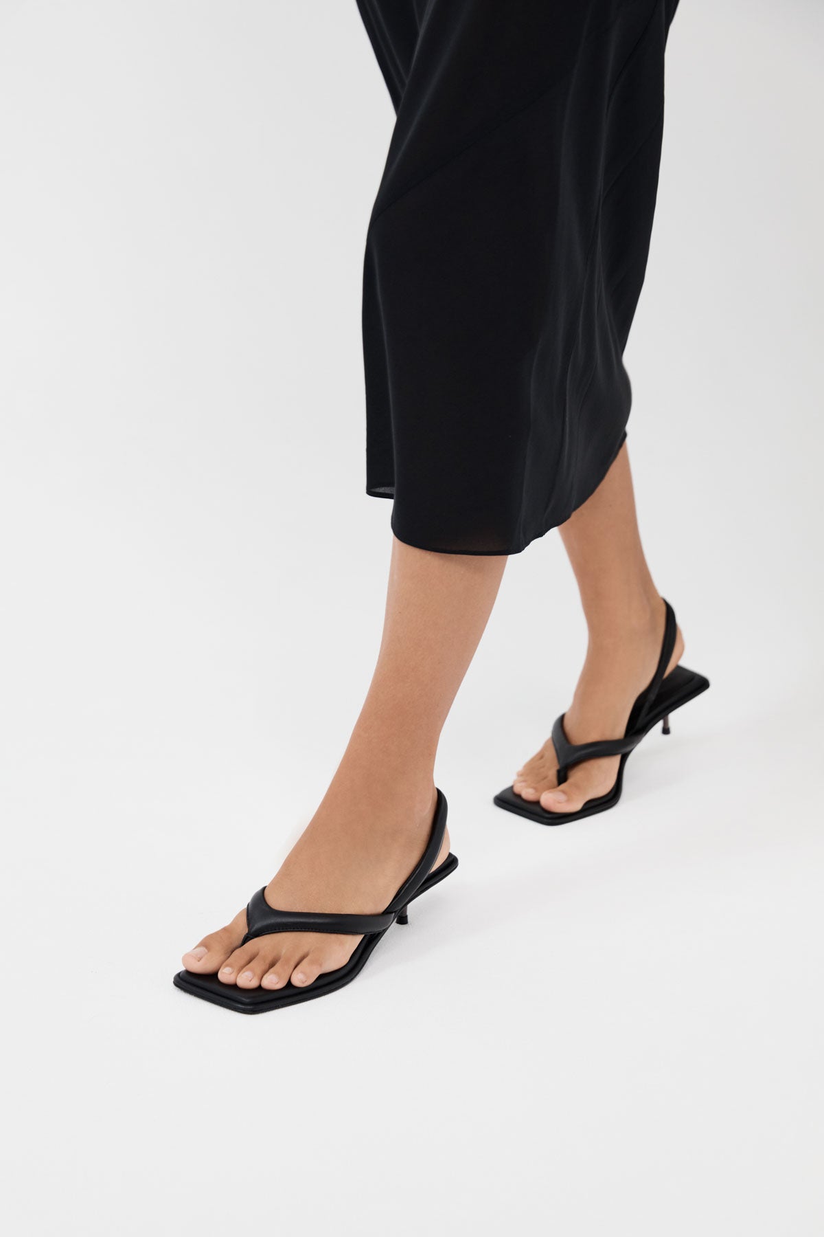 St Agni | Sling Back Thong Heel - Black