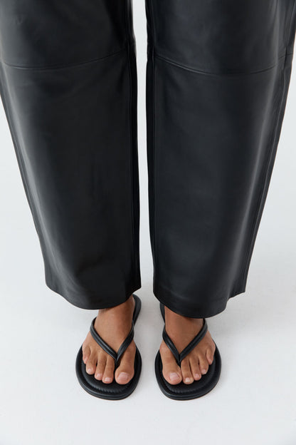 St Agni | Thong Detail Slide - Black