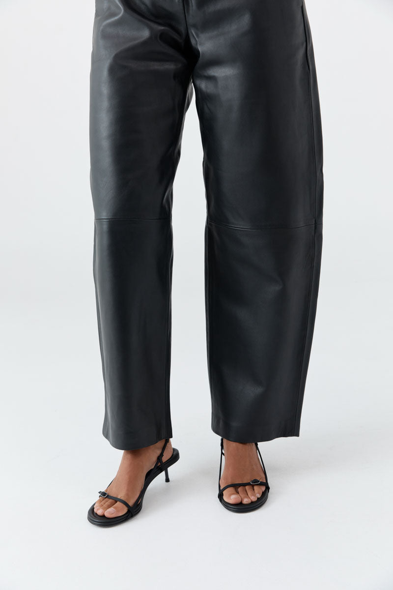 St Agni | Petit Belt Sling Back Heel - Black