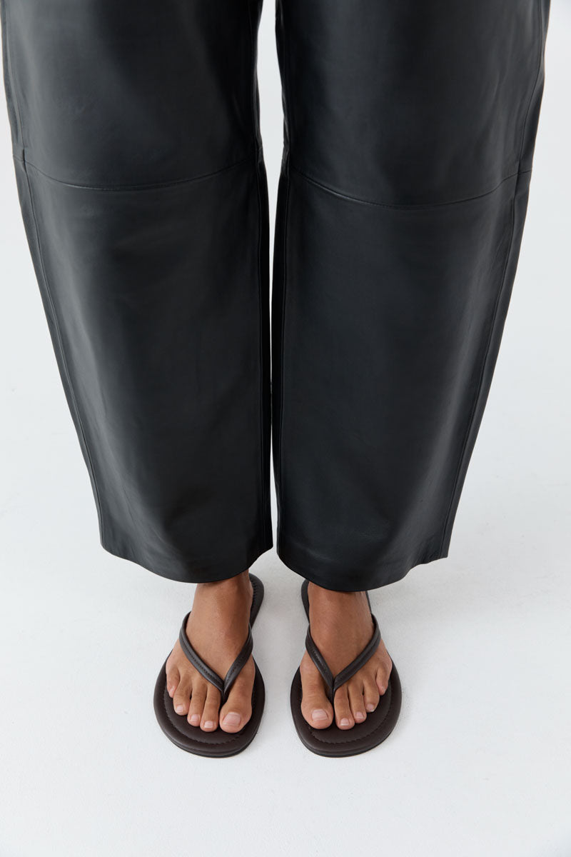 St Agni | Thong Detail Slide - Coffee