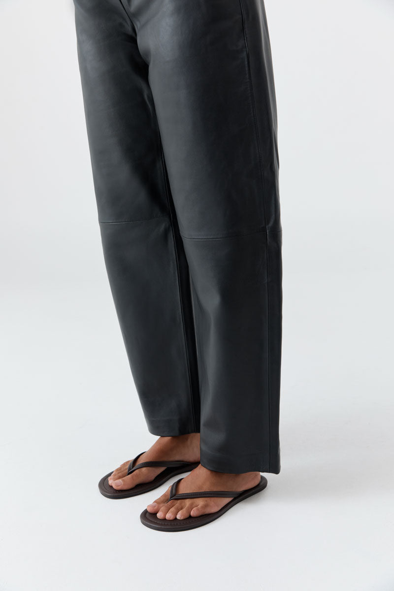 St Agni | Thong Detail Slide - Coffee
