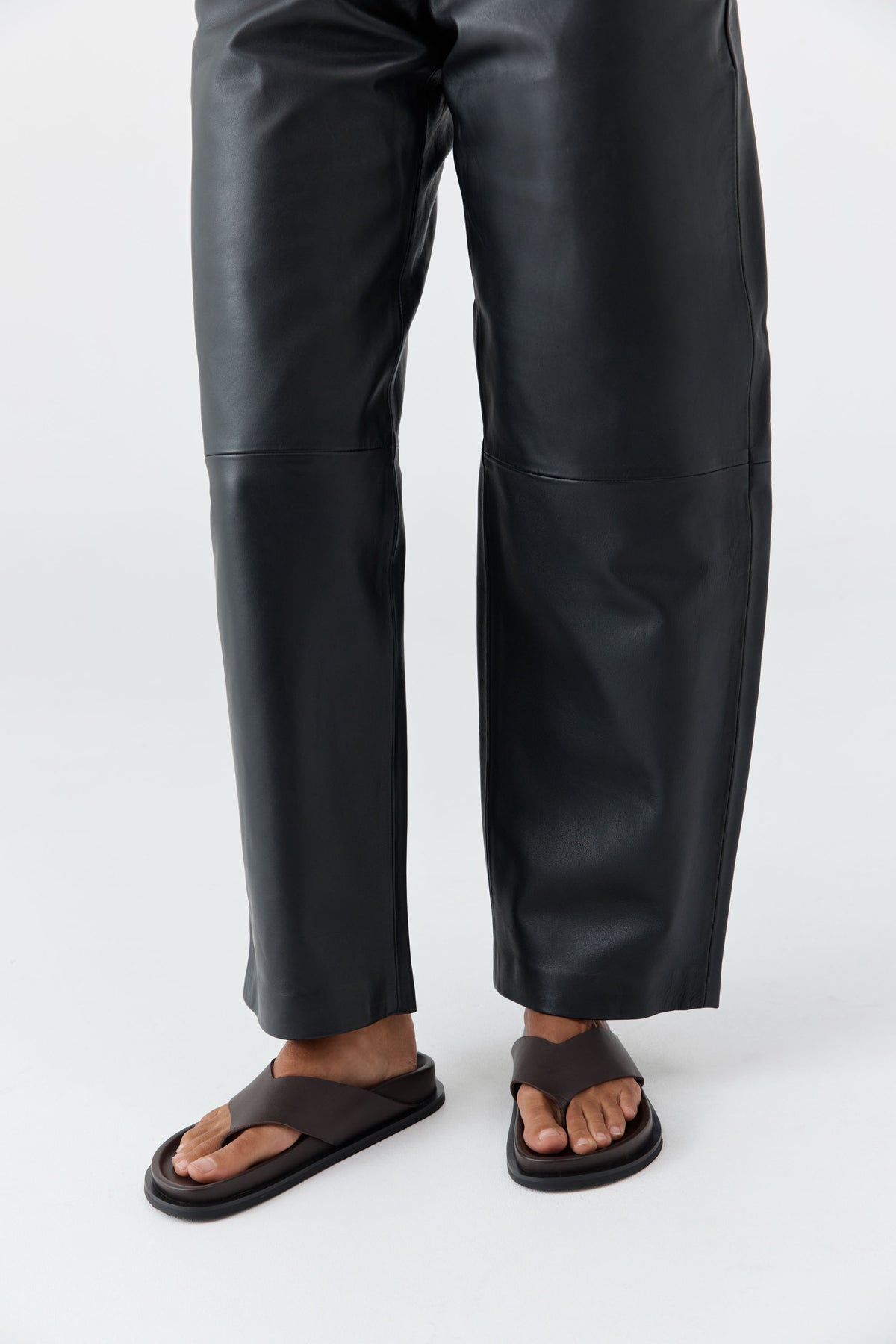 St Agni | Classic Thong Slide - Coffee