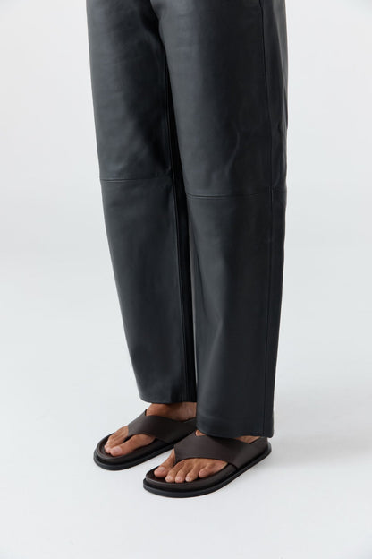 St Agni | Classic Thong Slide - Coffee