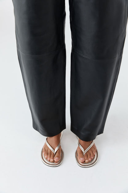 St Agni | Thong Detail Slide - Soft Gold