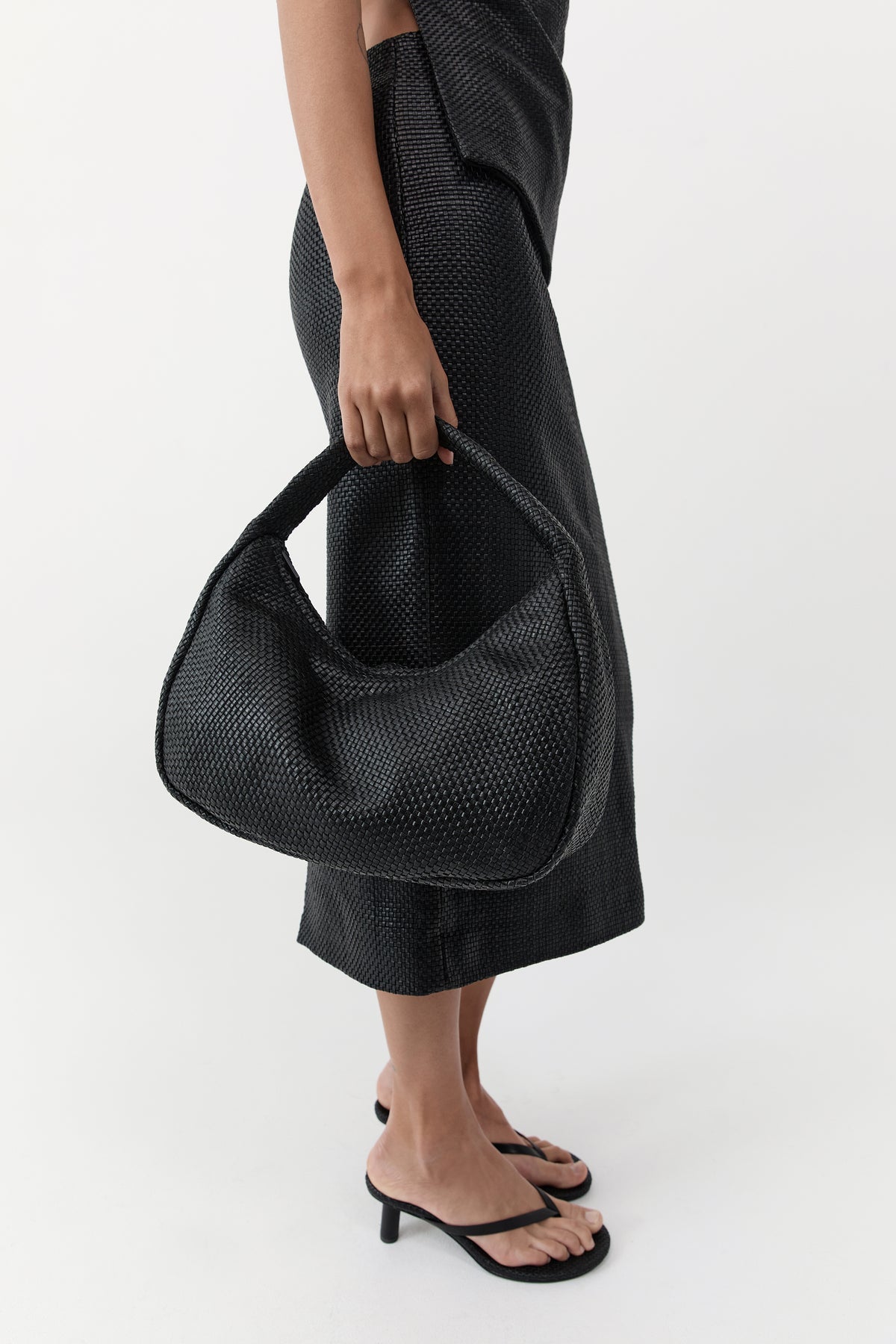 St Agni | Woven Large Bon Bon Bag - Black