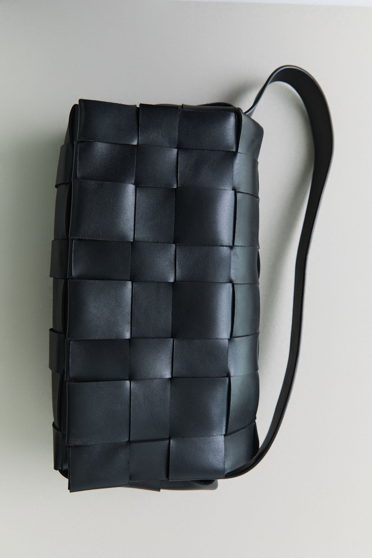 St Agni | Woven Envelope Slim Tote - Black
