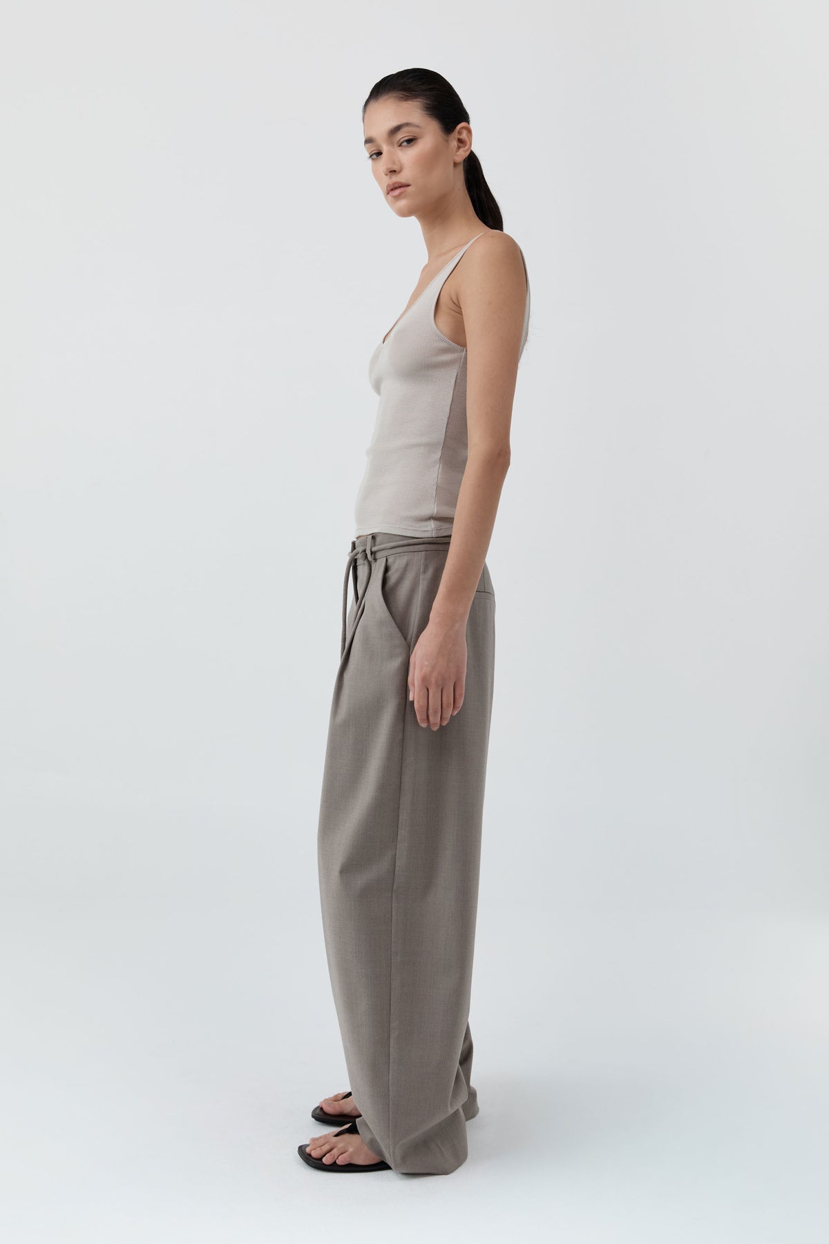 St Agni | Tailored Barrel Pants - Light Taupe