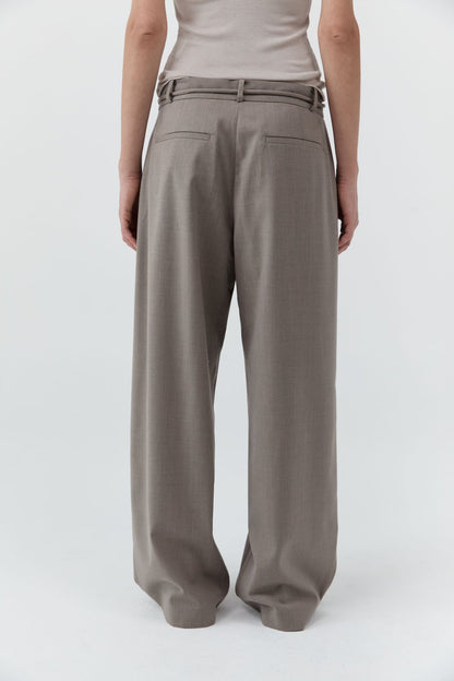 St Agni | Tailored Barrel Pants - Light Taupe