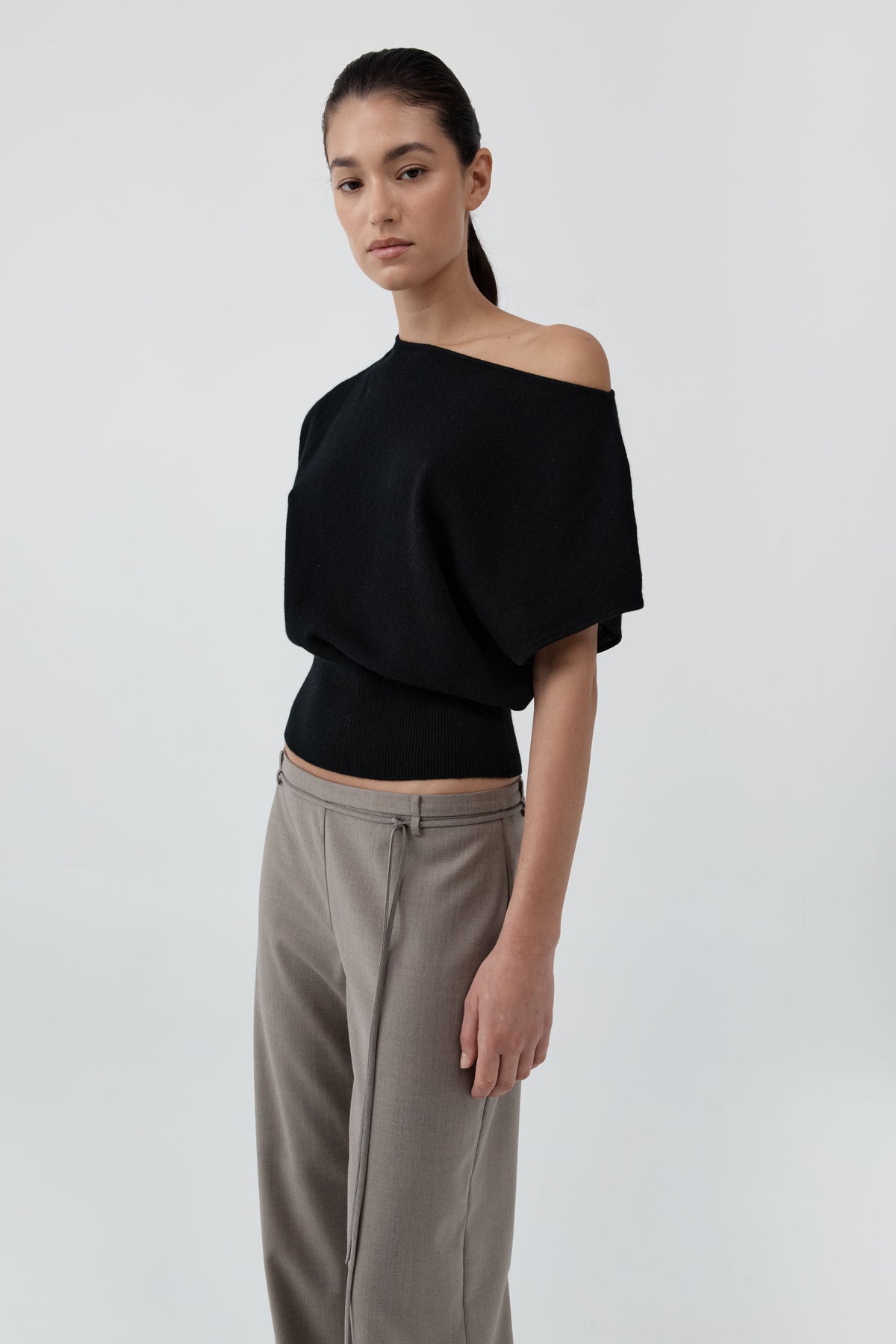 St Agni | Cashmere Asymm Top - Black