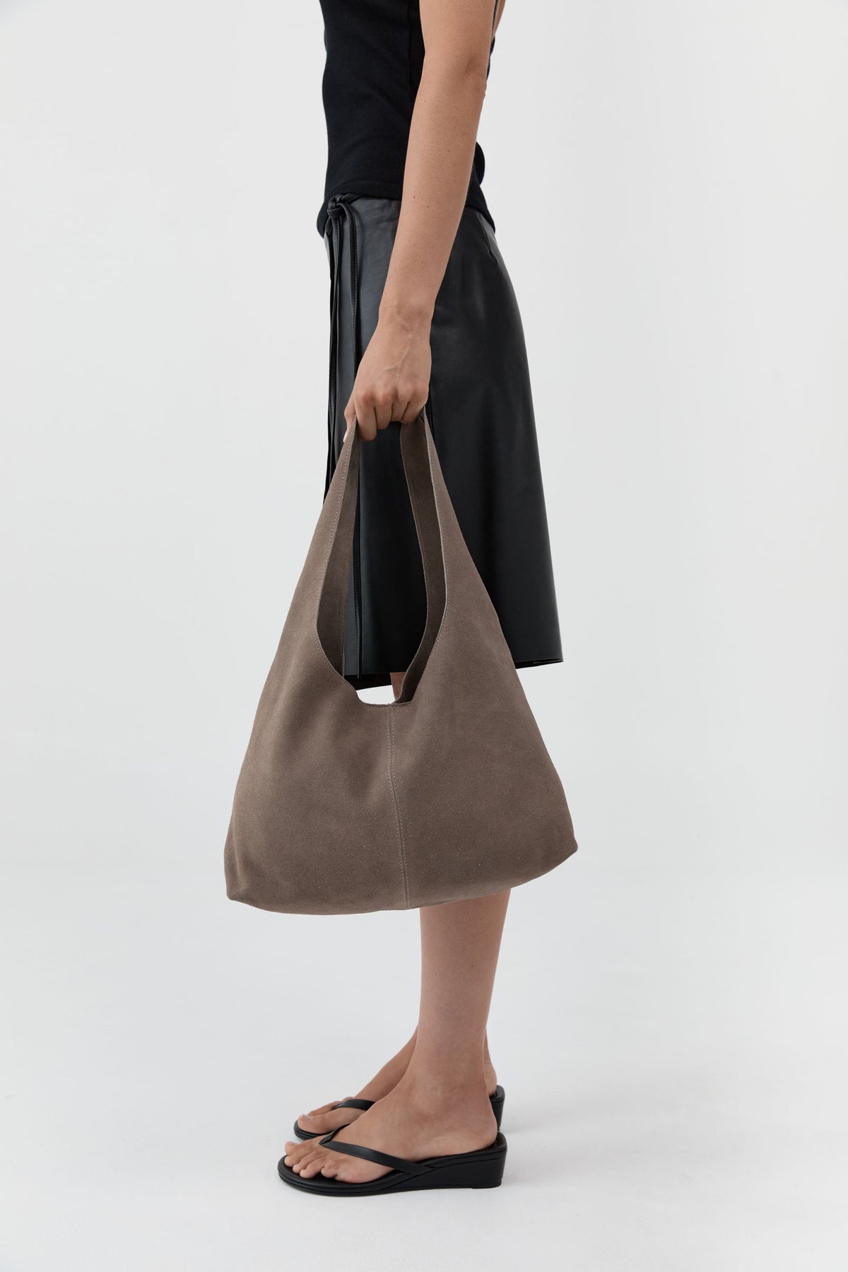 St Agni | Suede Soft Bag - Pebble