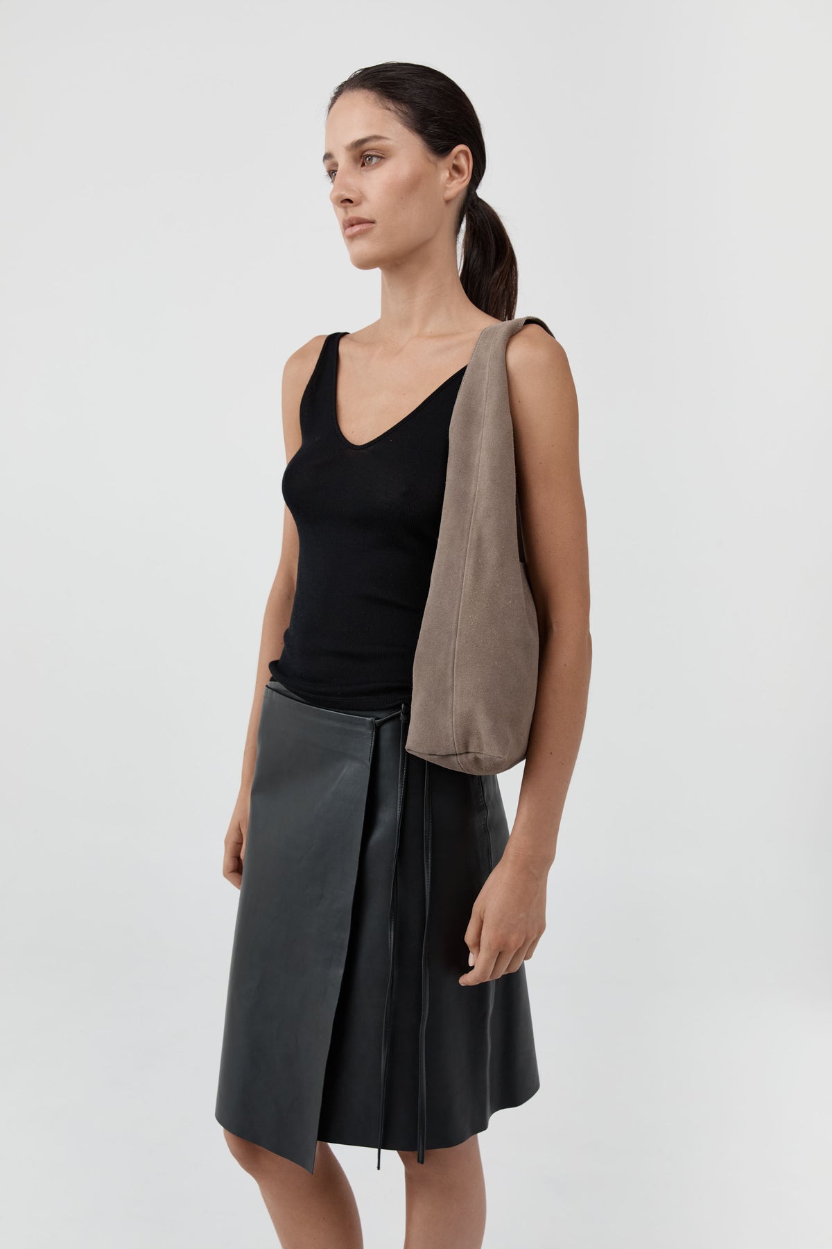 St Agni | Suede Soft Bag - Pebble