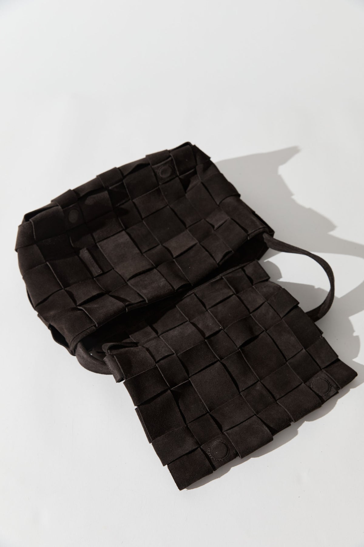 St Agni | Suede Woven Envelope Mini Tote - Coffee