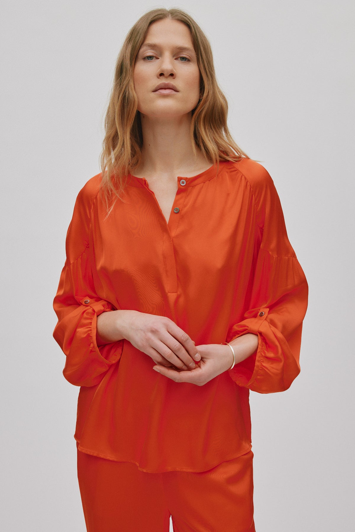 Rabens Saloner | Contrast Lace Shirt - Deep Mandarin
