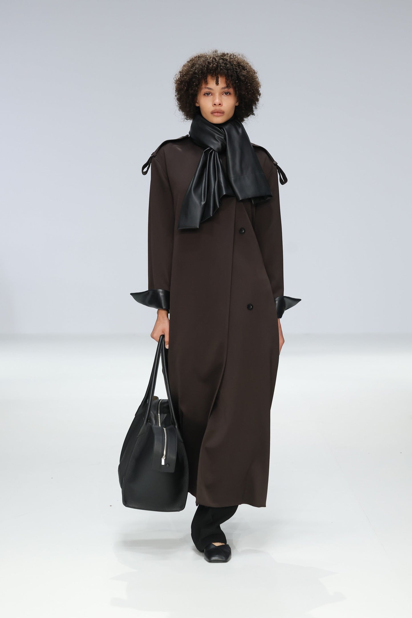 Yu Mei | Claudia Tote - Black Deer Nappa