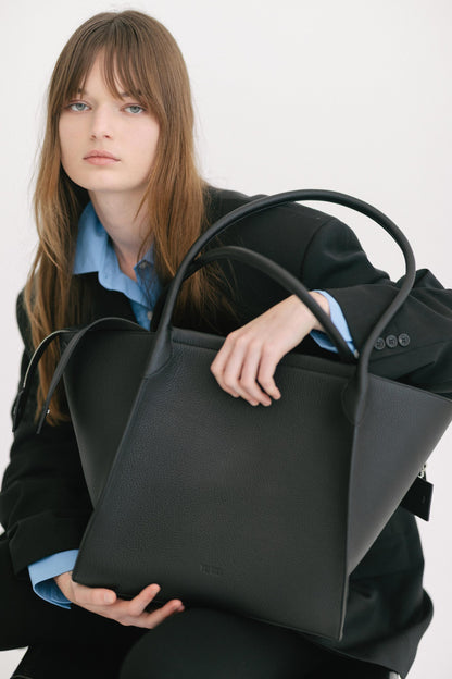 Yu Mei | Claudia Tote - Black Deer Nappa
