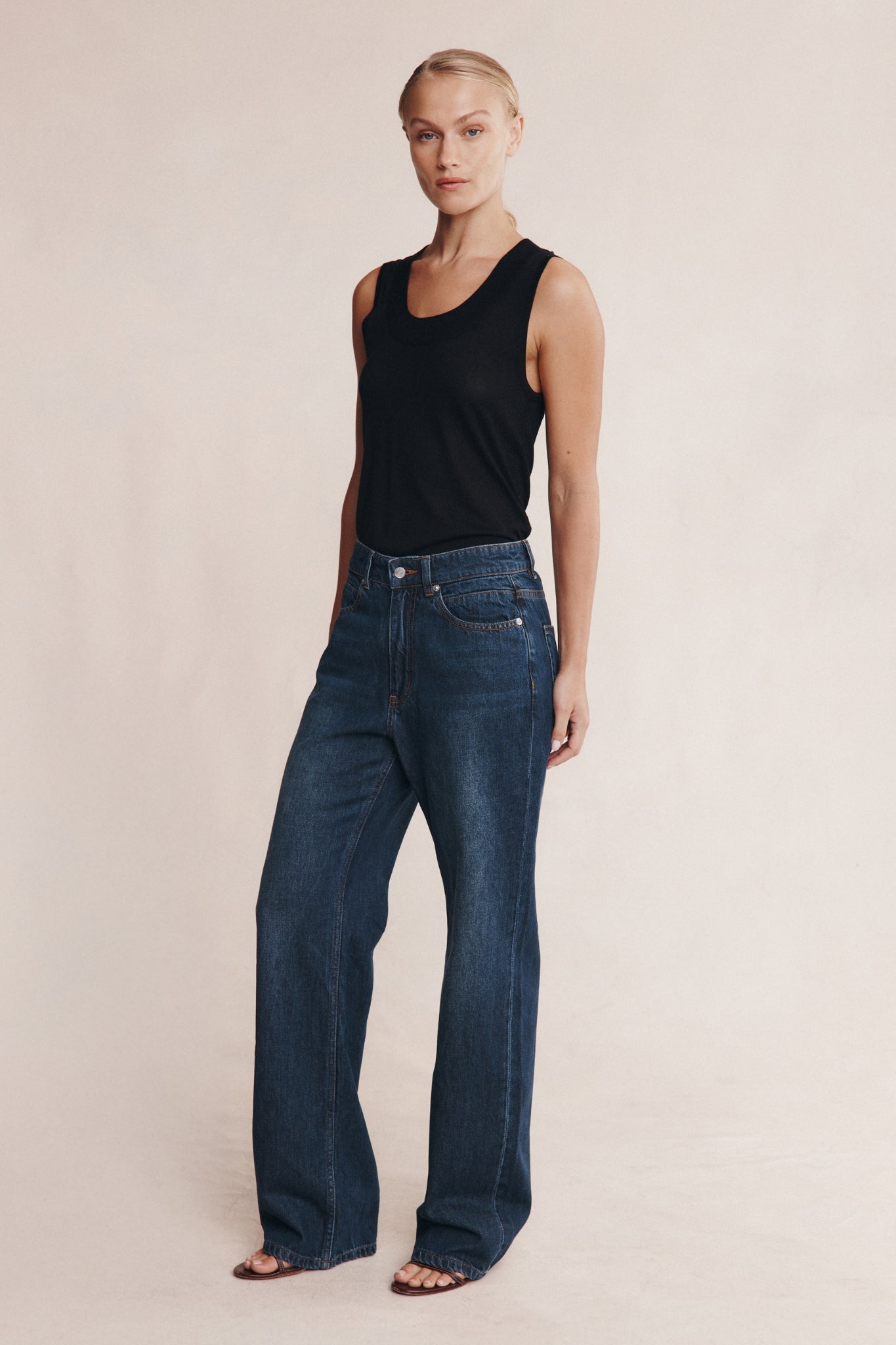 Marle | Classic Jean - Dark Wash 01