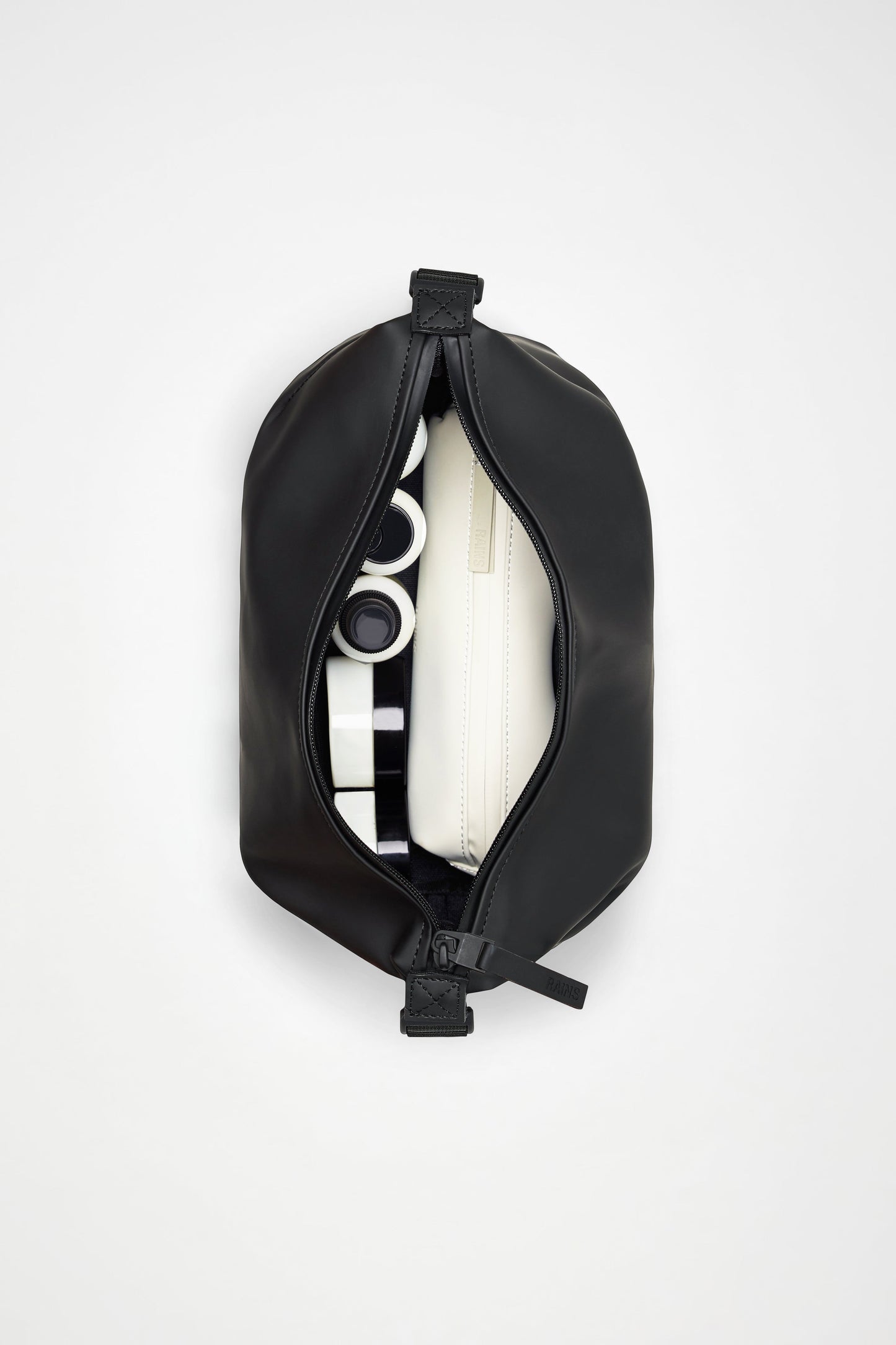 RAINS | Hilo Wash Bag - Well