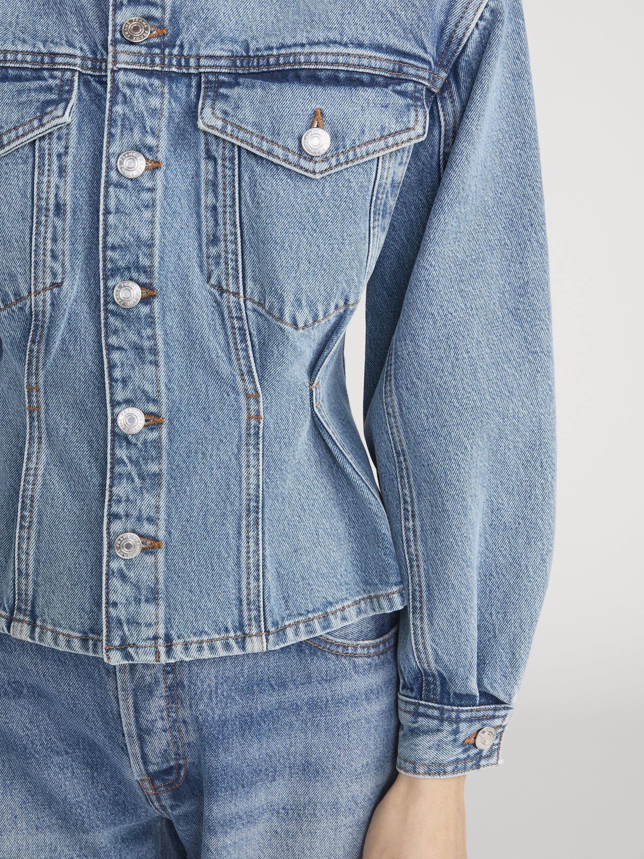 Frame Denim | The Nipped Collarless Jacket - Umbria